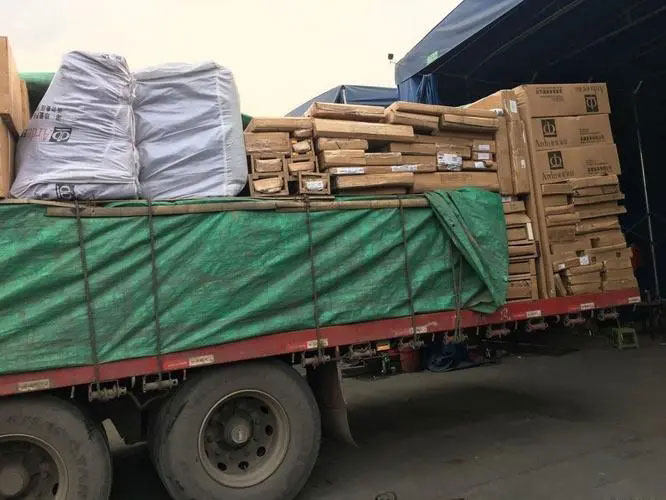 德钦家具托运